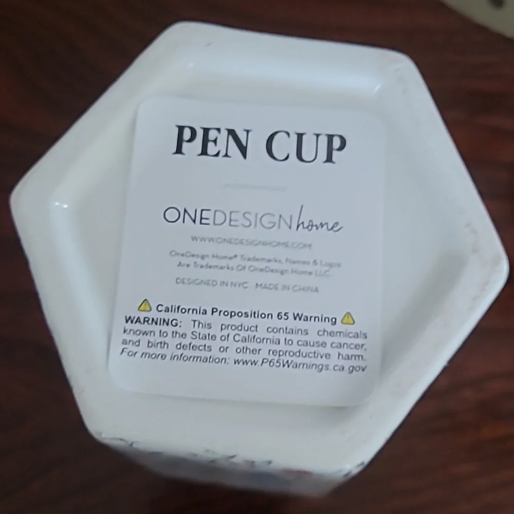 Desktop Pen Cup